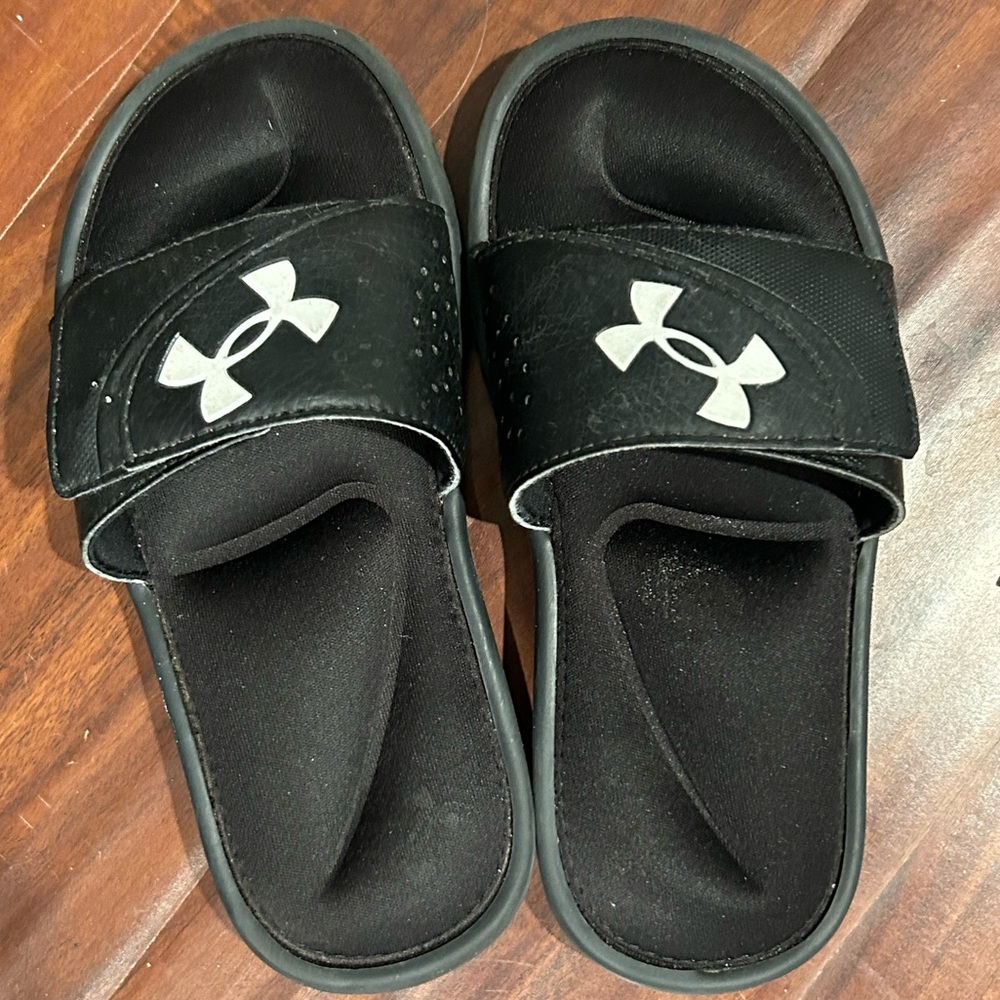 Under armour slides